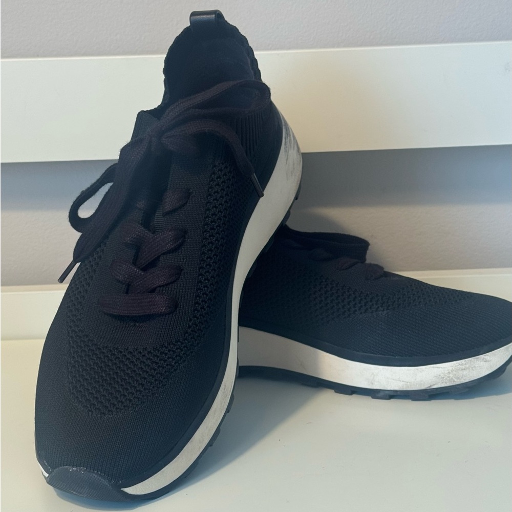 Nordstrom Women Black Knit Sneakers Size 8 Medium Like New